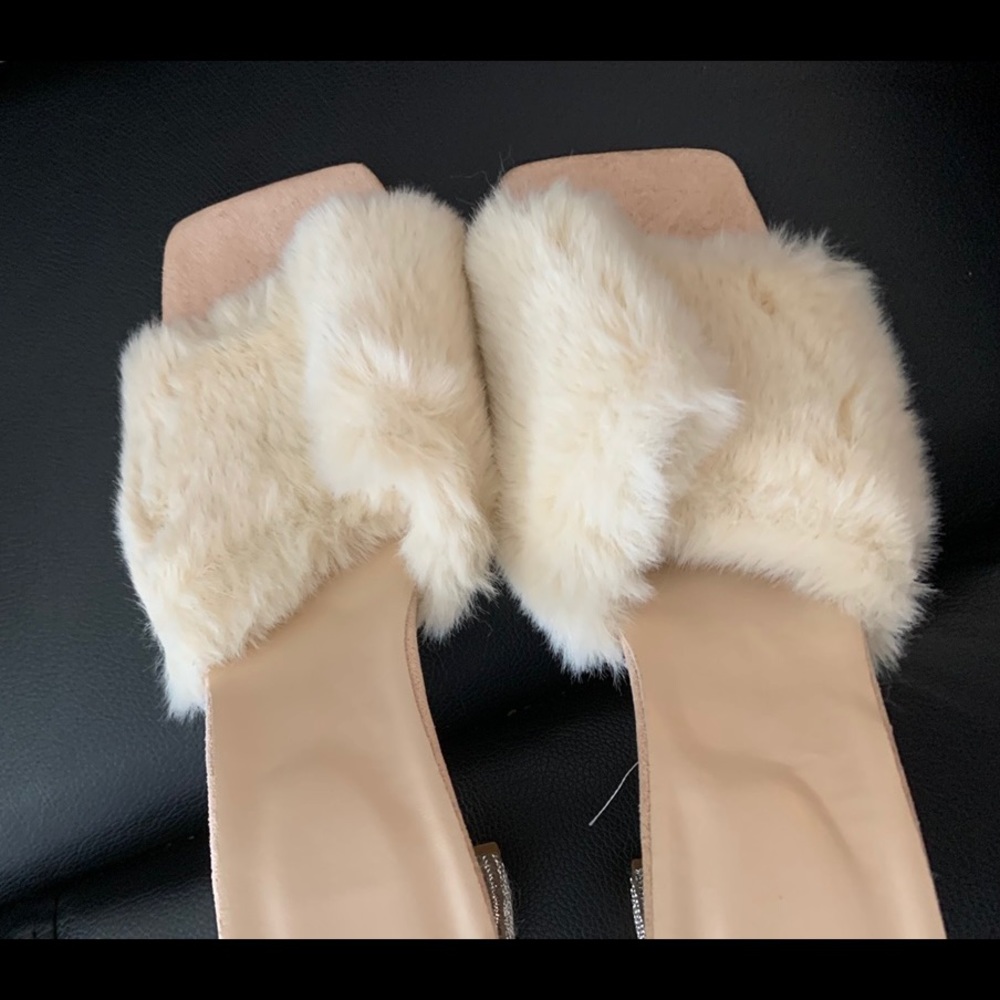 Nude Pump - Picture 2 of 2